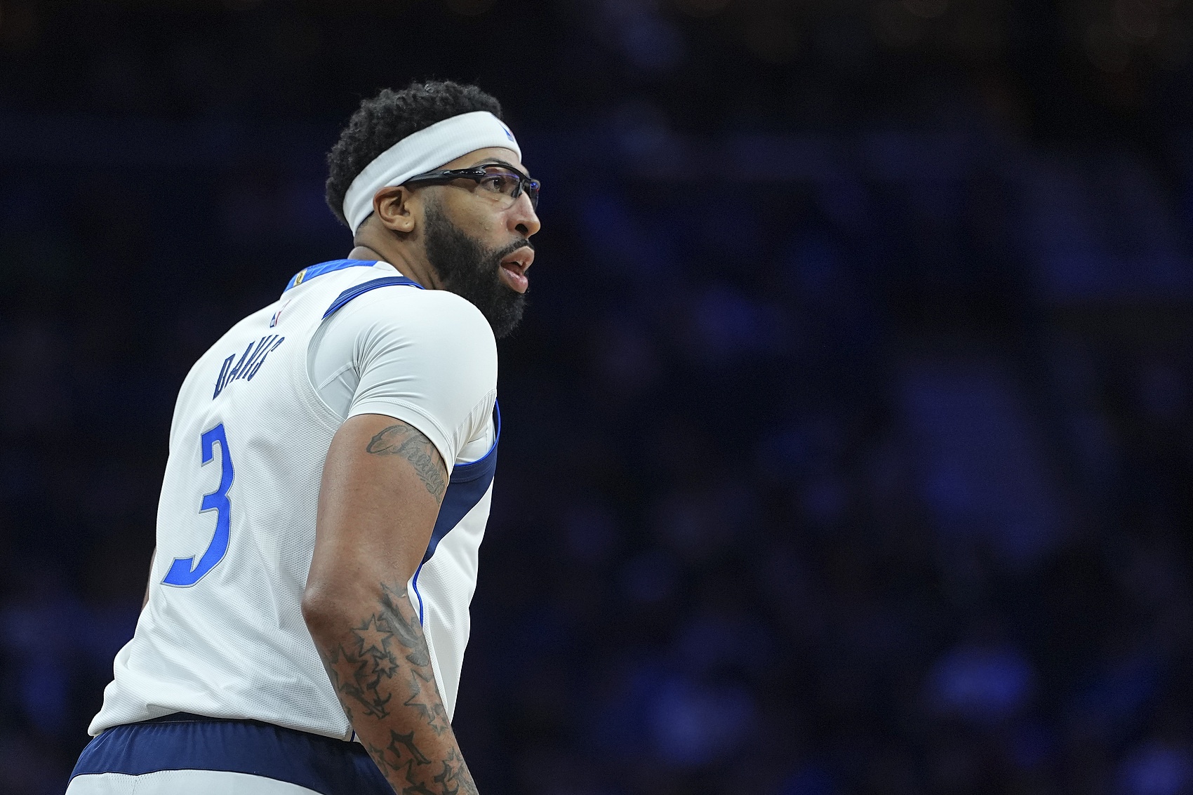 夏天可签四年2.75亿！美记：浓眉的目标是一份顶薪续约合同！