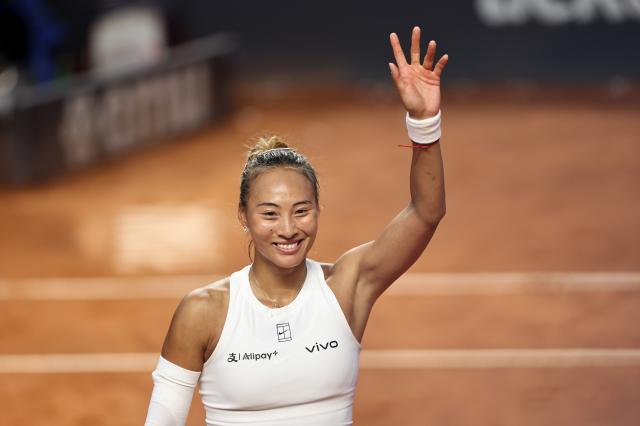 张奔斗：稳定压倒一切，郑钦文再战萨巴伦卡