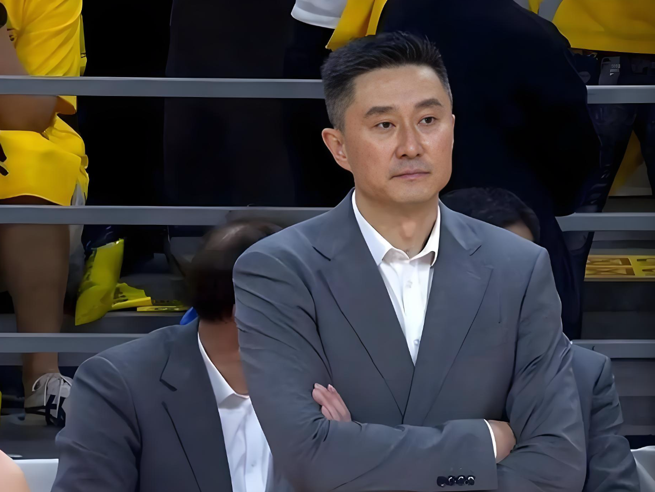 广东队领先18分输球！记者3问杜锋：张皓嘉为何打这么久？